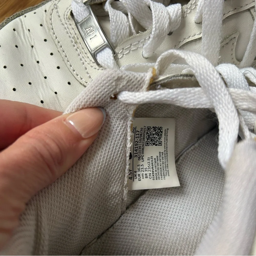 Nike Air Force 1 Low White Sneakers Youth Size 4.5 - Picture 9 of 9